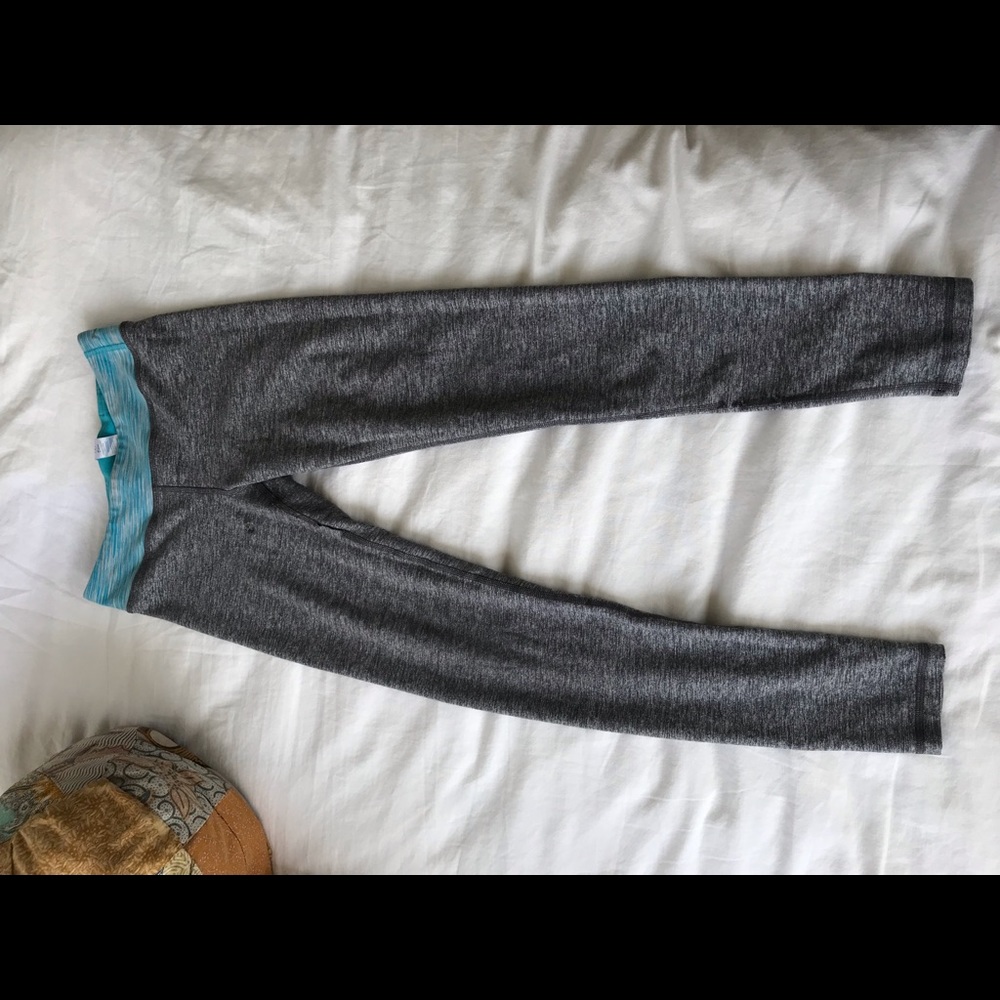Ivivia size 8 girl leggings fits like size 10